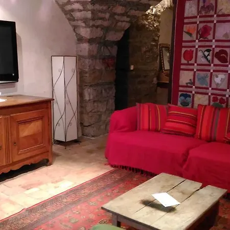 Naves Ferienhaus *